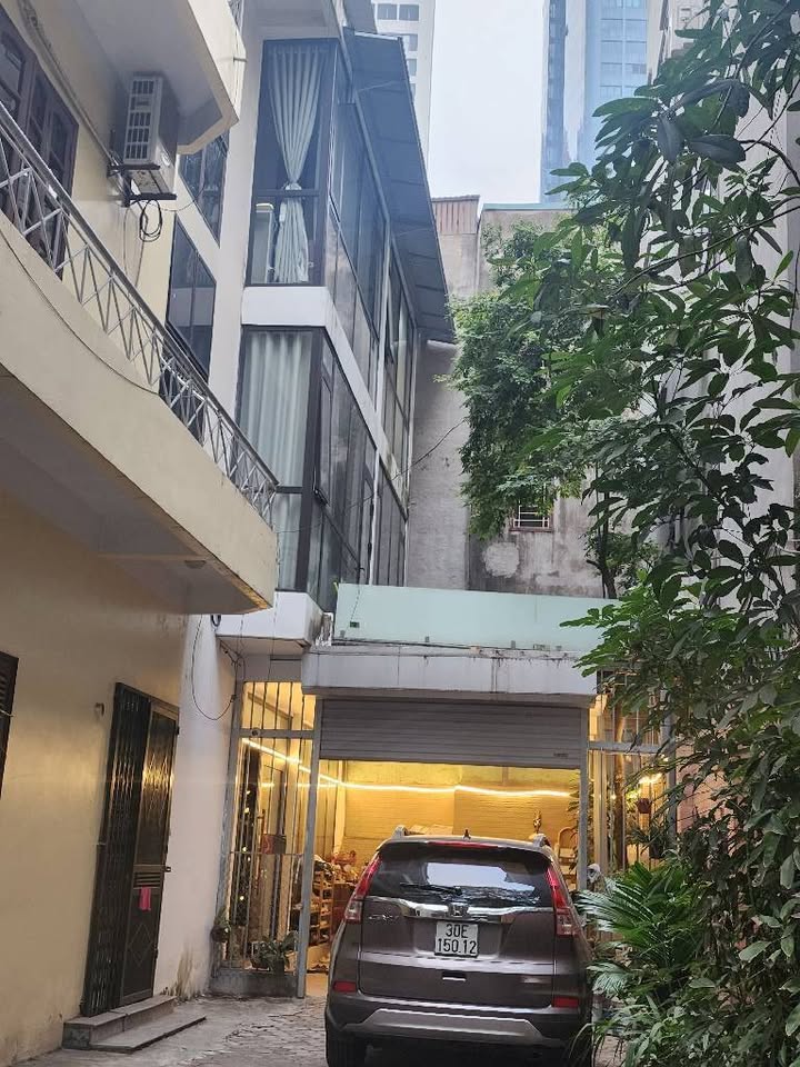 Nhà phố Dịch Vọng Cầu Giấy 60m² giá thỏa thuận - Nội thất đẹp, thang máy hiện đại