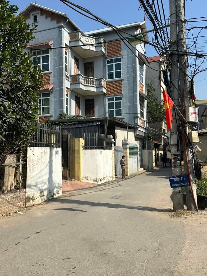 Đất lô góc Đại Mỗ 67m² giá 11.8 tỷ - Ô tô lùi cửa, vị trí vàng!