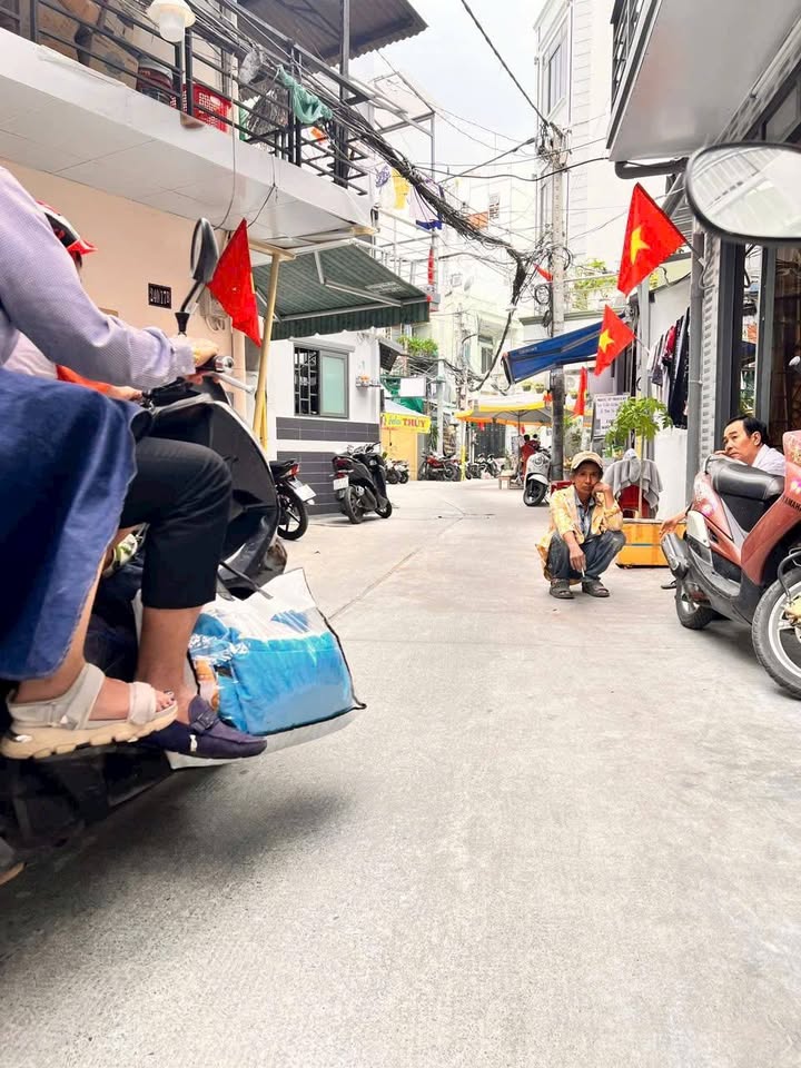 Nhà riêng Cách Mạng Tháng 8, Quận 3, 43m² giá 6.7 tỷ - Chính chủ bán gấp!