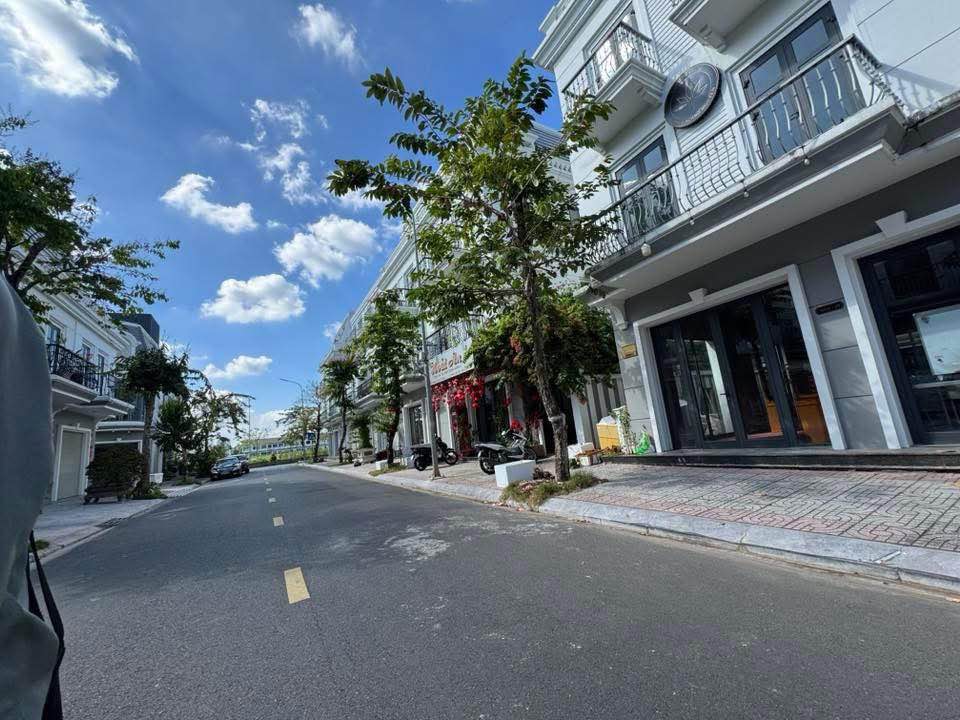 Shophouse VinCom Cà Mau 120m² giá 4.6 tỷ - Vị trí đẹp, đầu tư sinh lời!