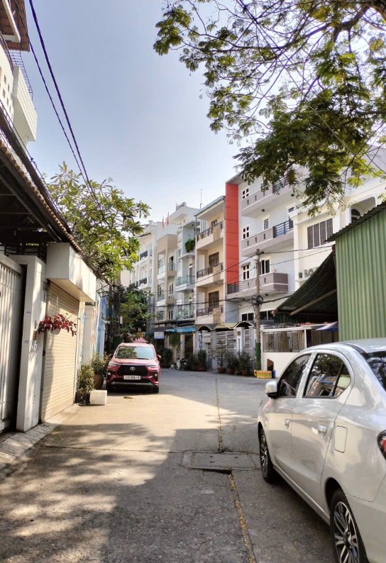 Nhà 3 tầng Quốc Lộ 13, Hiệp Bình Phước 105m² giá 8.6 tỷ - Thiết kế hiện đại, không gian thoáng đãng!