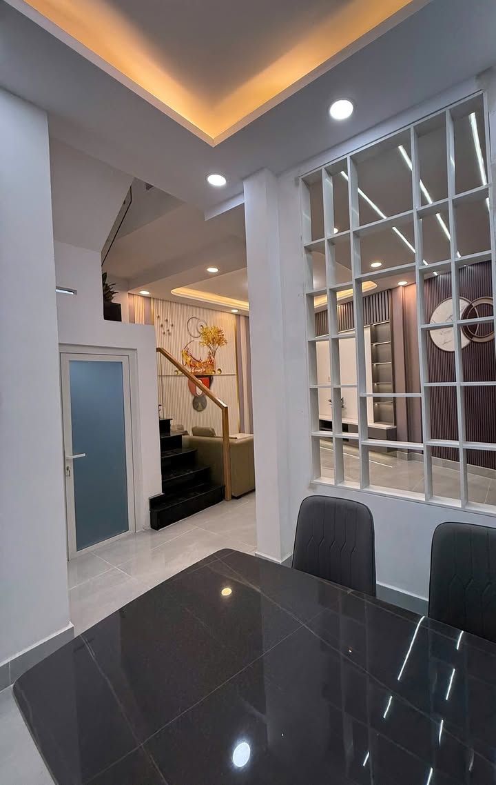 Nhà đẹp Hóc Môn 80m² giá 3.5 tỷ - Sẵn sàng vào ở ngay!