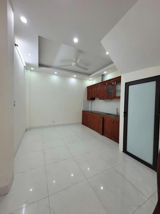 Nhà đẹp Ỷ La, Hà Đông 31m² giá 5.6 tỷ - Full nội thất, vào ở ngay!