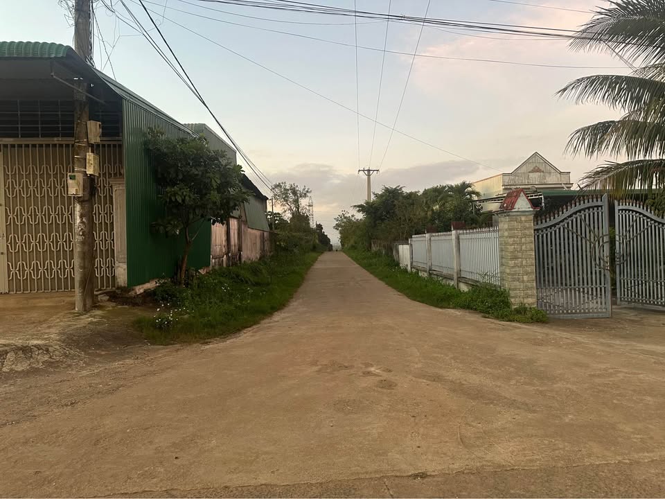 Đất nền Ea Đar 320m² giá 1 tỷ - Tiềm năng sinh lời tốt!