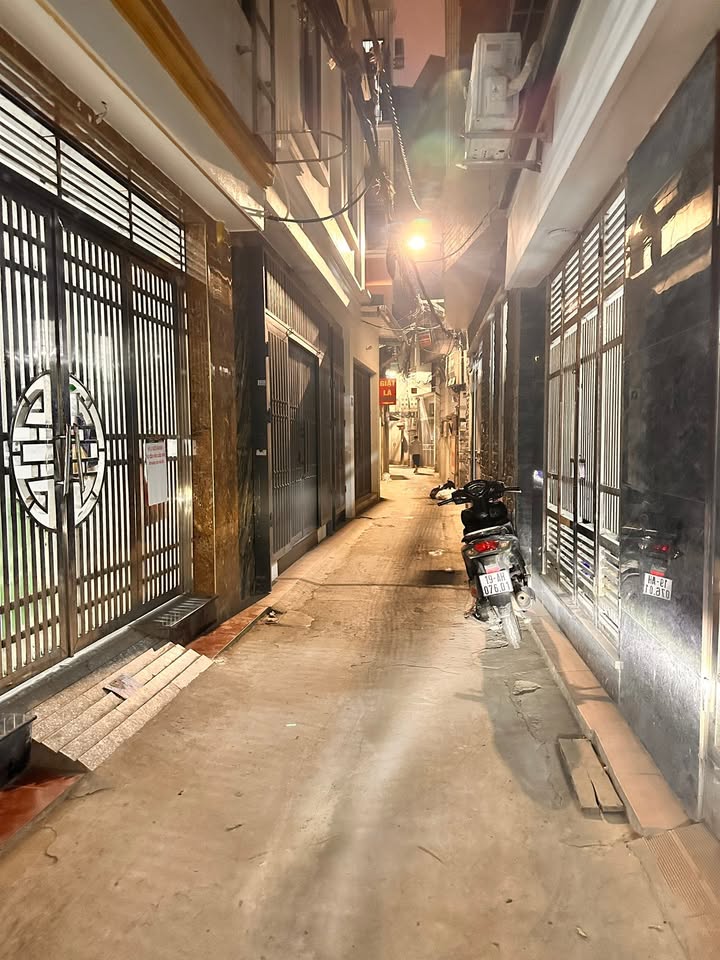 Nhà phố Miếu Đầm 38m² giá thỏa thuận - Chính chủ bán gấp!