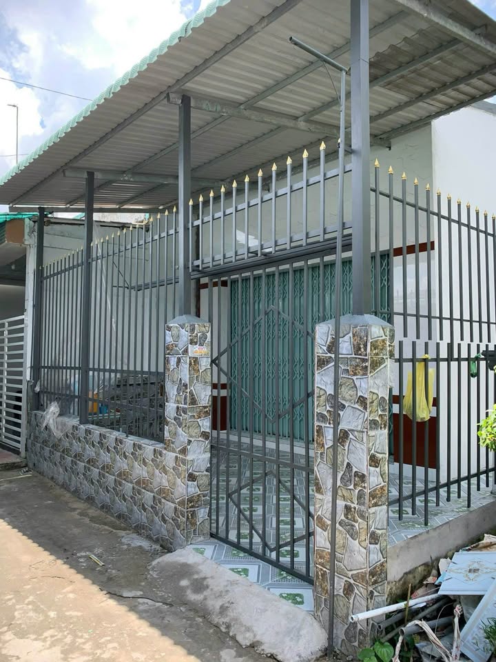 Nhà trệt lửng Hẻm 111 phường Đông Thành Vĩnh Long 78m² giá 860 triệu - Sổ hồng riêng, vào ở ngay!