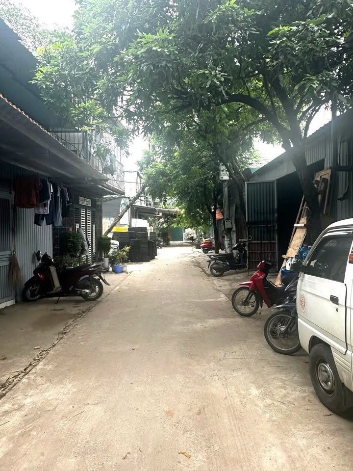 Xưởng kiên cố 83m² Trần Hòa Hoàng Mai giá 2.5 tỷ - Kinh doanh ngay!