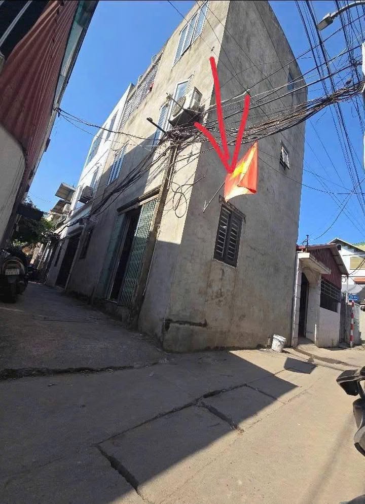 Đất nền Cự Khối, Long Biên 32m² giá 5.95 tỷ - Mặt tiền rộng, ô tô vào tận nơi!