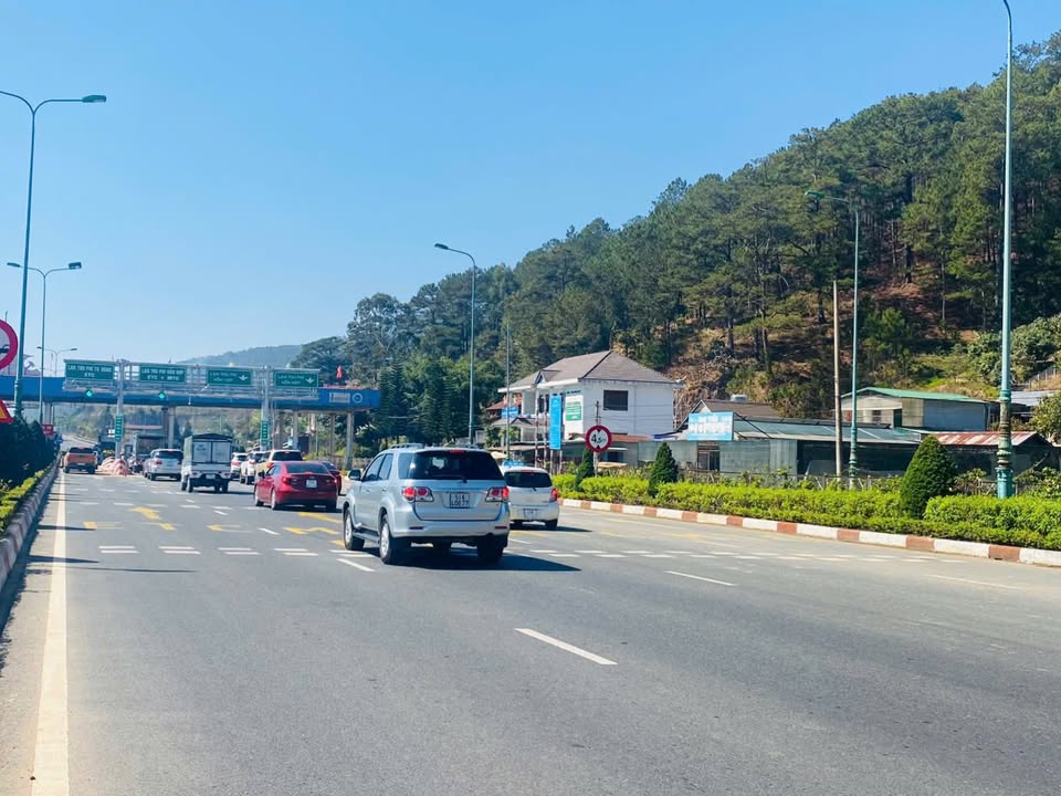 Đất mặt tiền Quốc lộ 20, Đức Trọng, 1500m² giá 20 tỷ - Vị trí đắc địa, tiềm năng sinh lời!