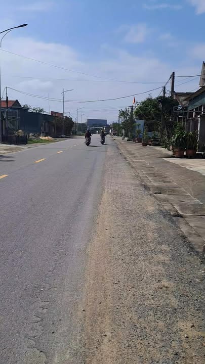 Đất ở đường Bích Châu, phường Hải Ninh, 250m² giá 3.3 tỷ - Mặt tiền 2 đường, tiện ích đầy đủ!