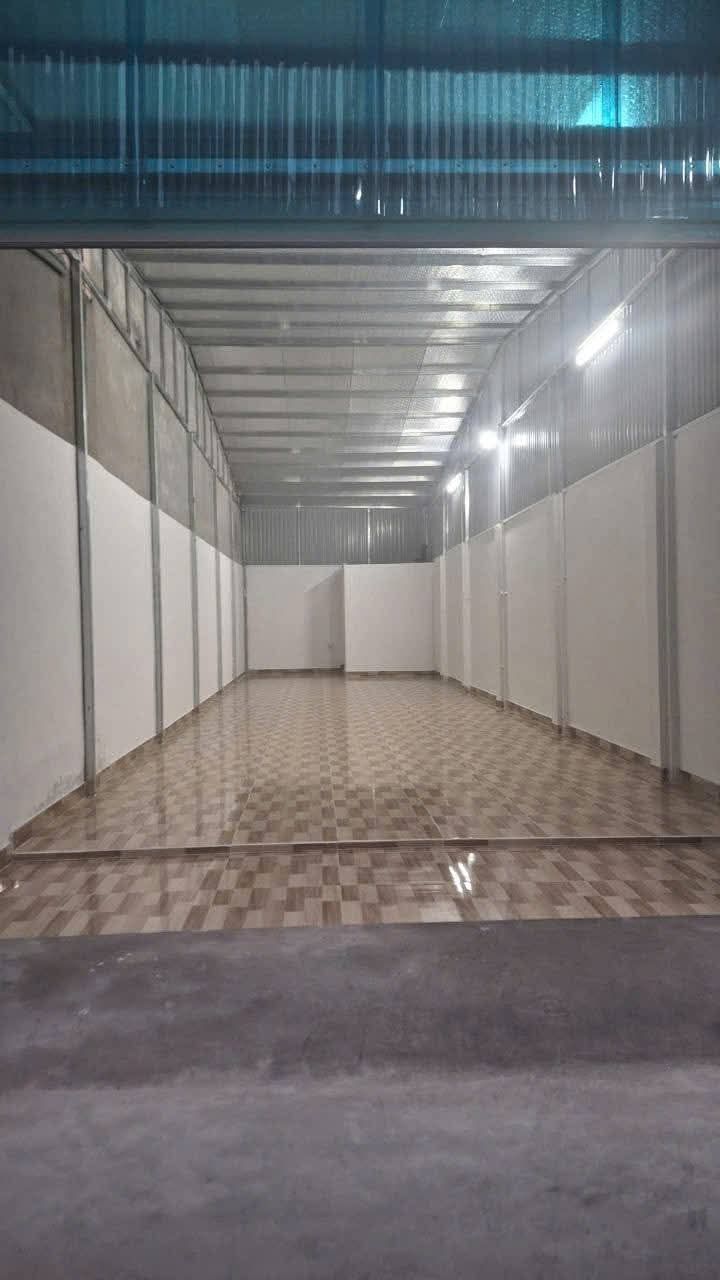 Kho cho thuê khu Bình Lộc, Tân Bình 90m² giá 3 triệu - Đường thông thoáng, tiện ích đầy đủ!
