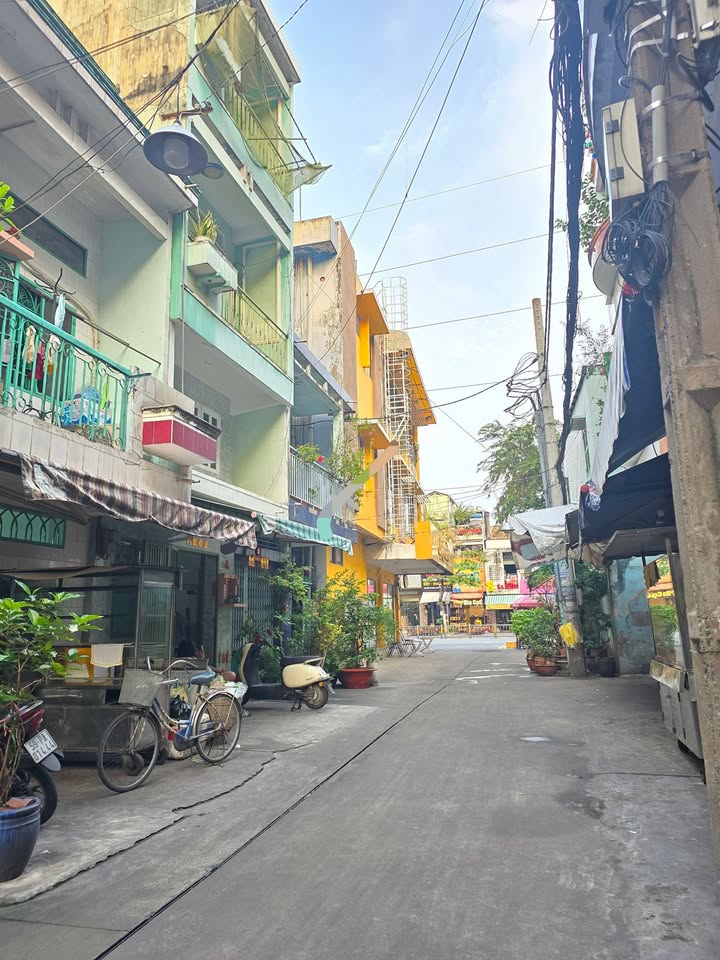 Nhà riêng Minh Phụng, Quận 11, 35.3m² giá 6.9 tỷ - Hẻm ô tô thông thoáng!