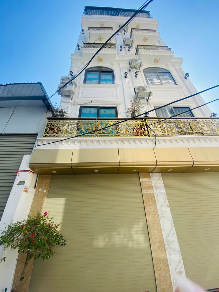 Nhà 6 tầng đường Cổ Linh, Thạch Bàn 34m² giá 8 tỷ - Ô tô đỗ cửa, Sổ đỏ chính chủ!