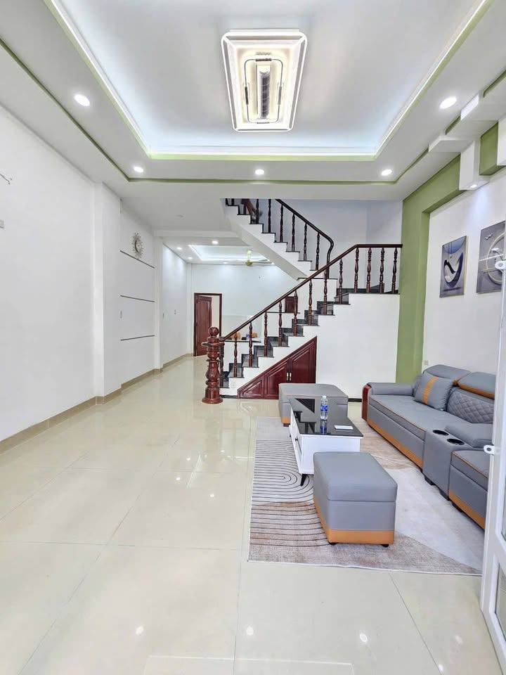 Nhà hoàn công tại phường Đông Hòa, Dĩ An 76m² giá 5.5 tỷ - Đường rộng, gần BigC!