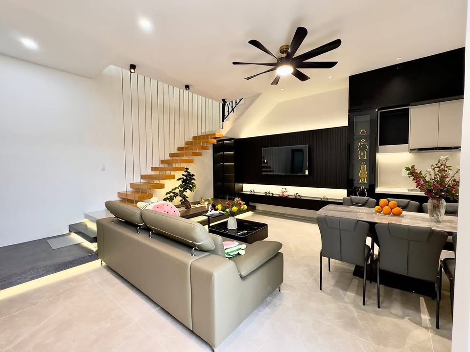 Nhà đẹp 3 tầng đường Nguyễn Chánh, Đà Nẵng 72m² giá 4.99 tỷ - Sẵn sàng vào ở với nội thất đầy đủ!