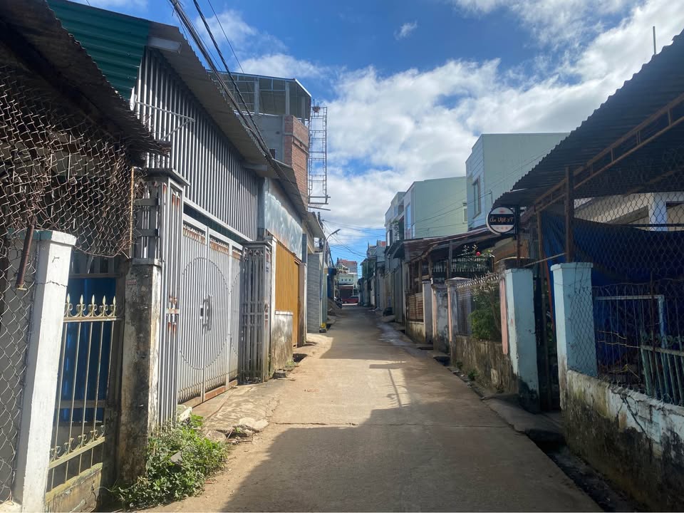 Nhà cấp 4 hẻm ô tô Nguyễn Hữu Huân 131m² - Gần Phan Đình Phùng chỉ 500m!