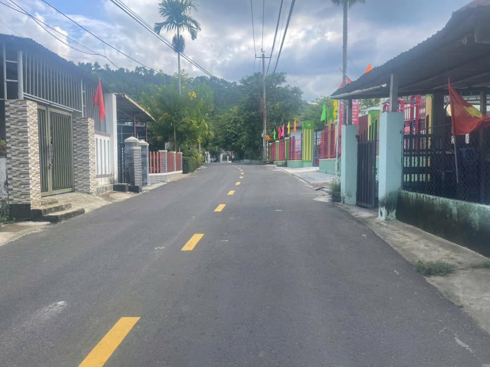 Bán đất vườn Hòa Ninh Đà Nẵng 850m² giá 4.5 tỷ - Vị trí đắc địa gần trường mầm non!