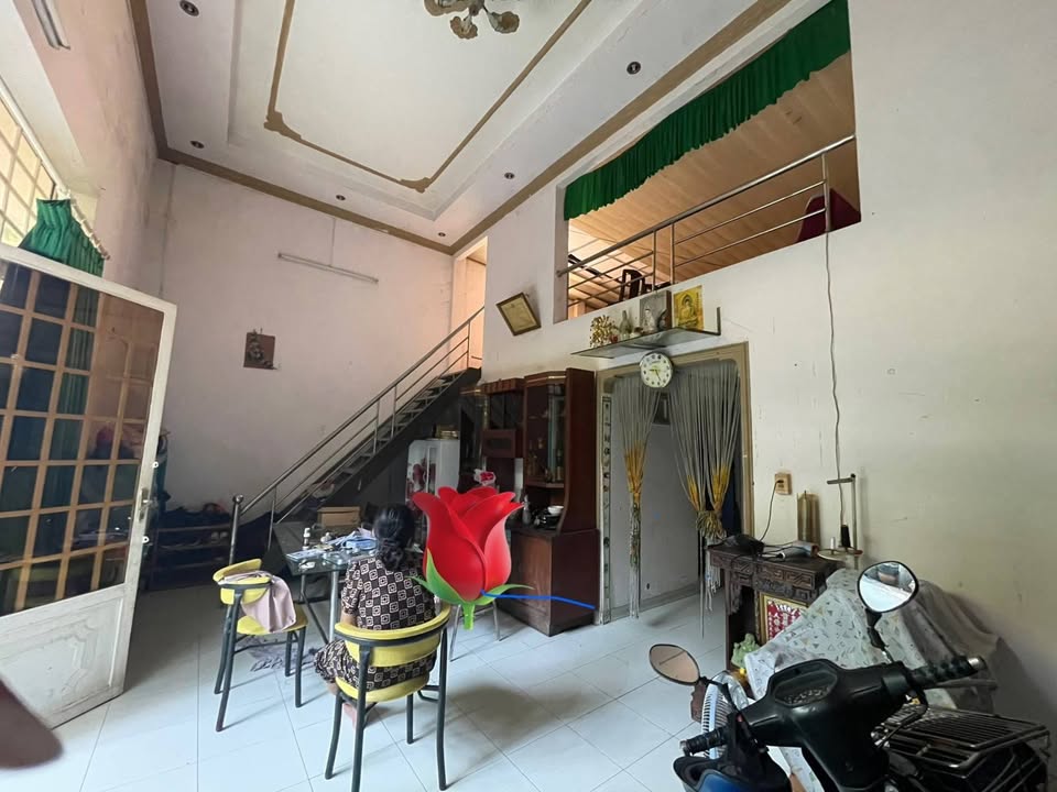 Đất thổ cư có nhà ở ngay tại Vĩnh Phú, 136m² giá 4 tỷ - Sổ hồng riêng, pháp lý rõ ràng!