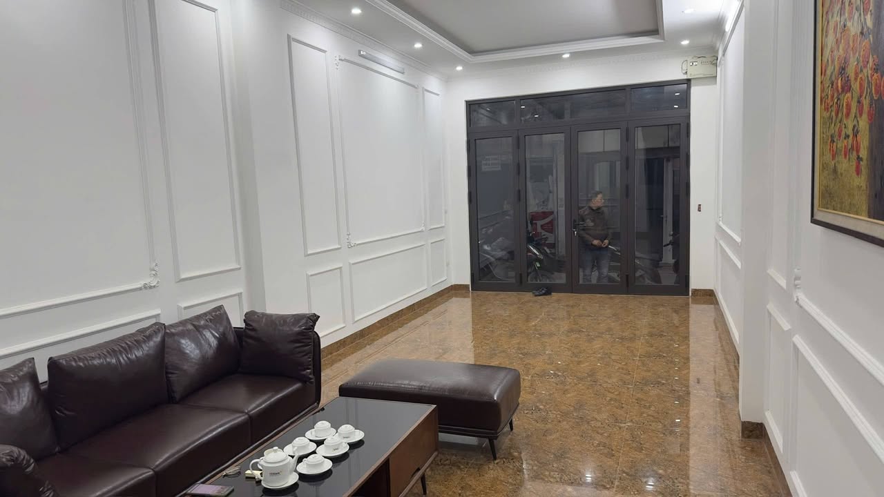 Nhà 7 tầng thang máy Văn Chương Đống Đa 72m² giá 27 tỷ - Thiết kế hiện đại, sổ đỏ chính chủ!