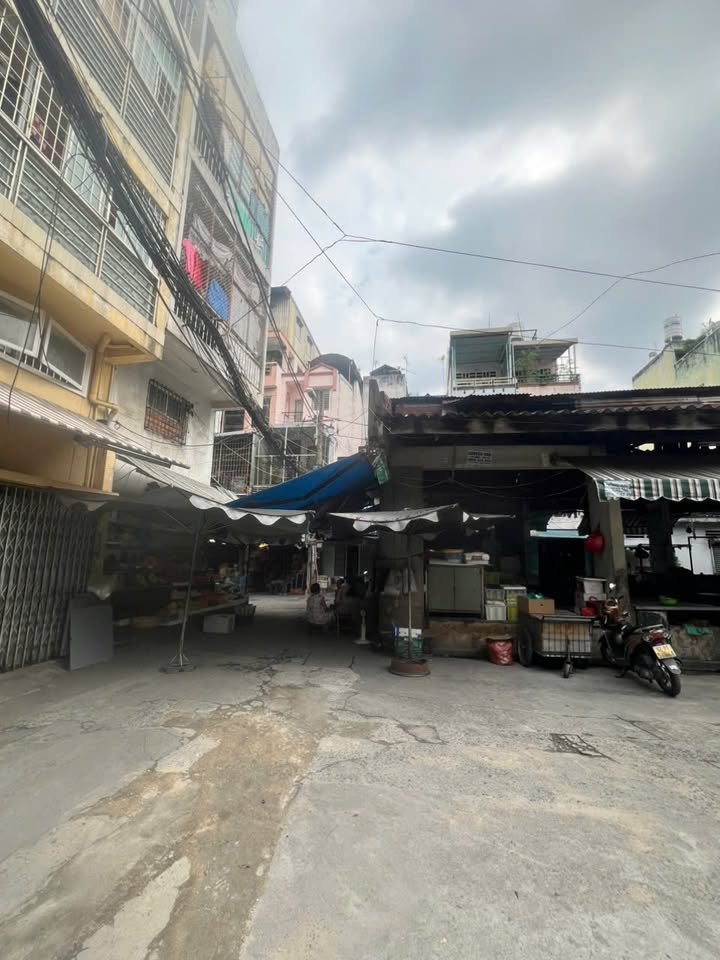 Nhà phố Thành Thái, Q10, 93m² - Vị trí vàng, nở hậu, tiện xây cao tầng!