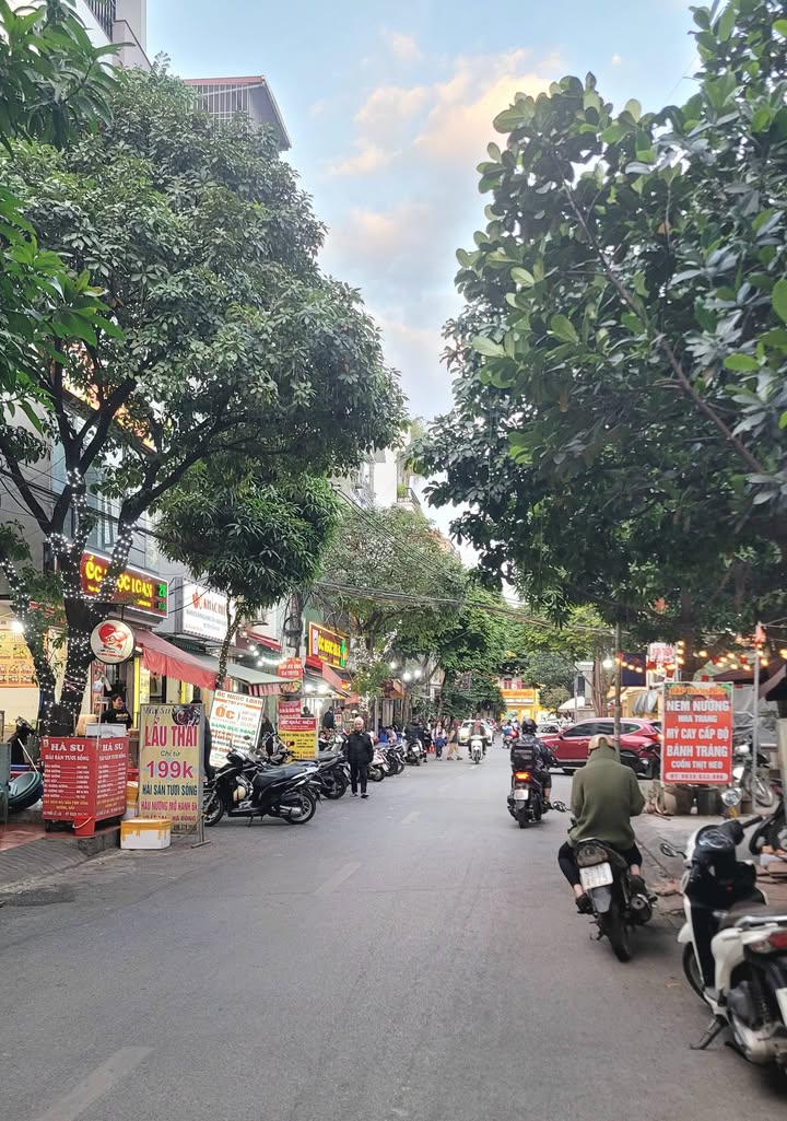 Nhà mặt phố Tô Hiệu 52m² giá 16 tỷ - Kinh doanh sầm uất, 2 mặt thoáng!