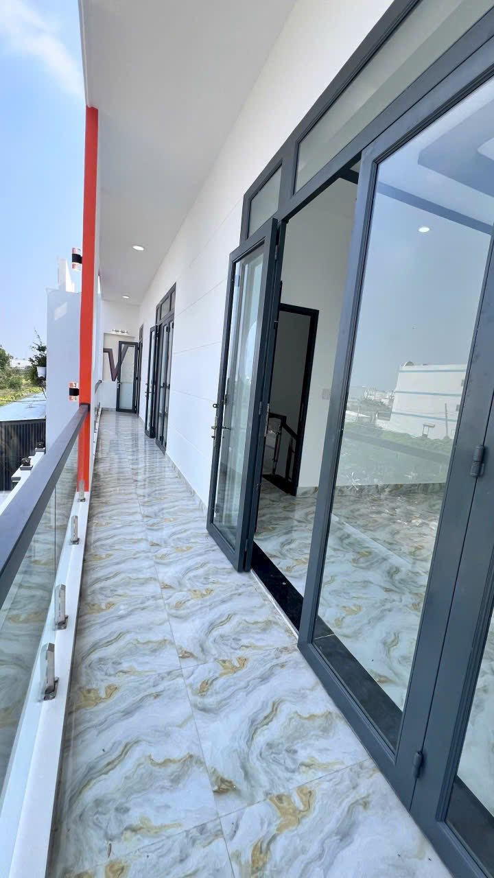 Nhà đẹp Tân Kim, Cần Giuộc, 175m² giá 4.5 tỷ - Thiết kế sang trọng, nội thất cao cấp!