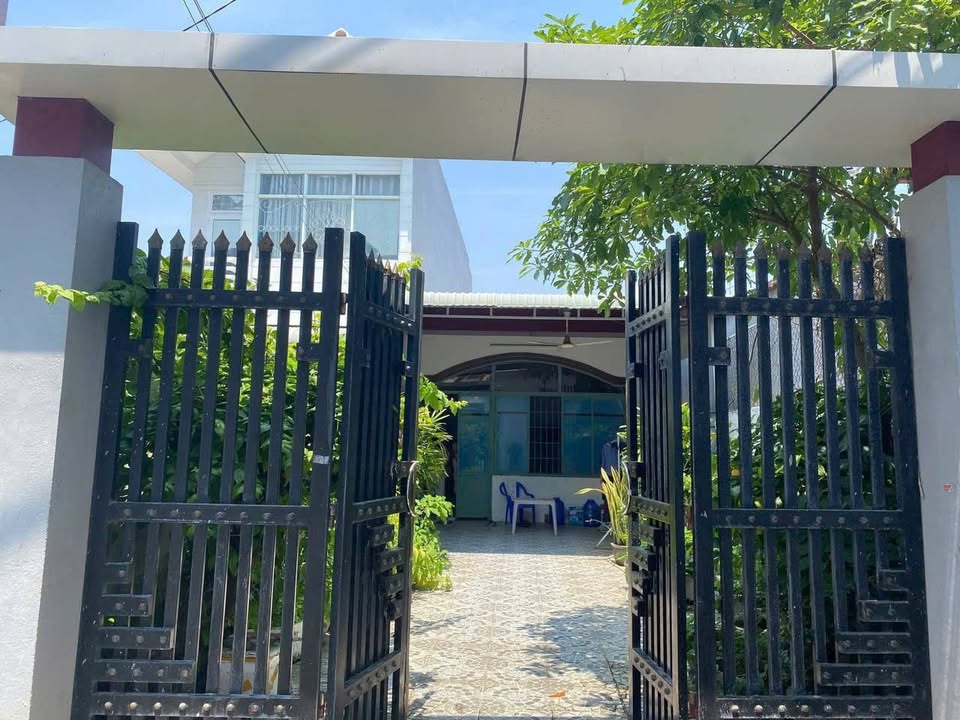 Nhà cấp 4 phường 5 Tuy Hòa 108m² giá 3.2 tỷ - Vị trí đắc địa gần biển!