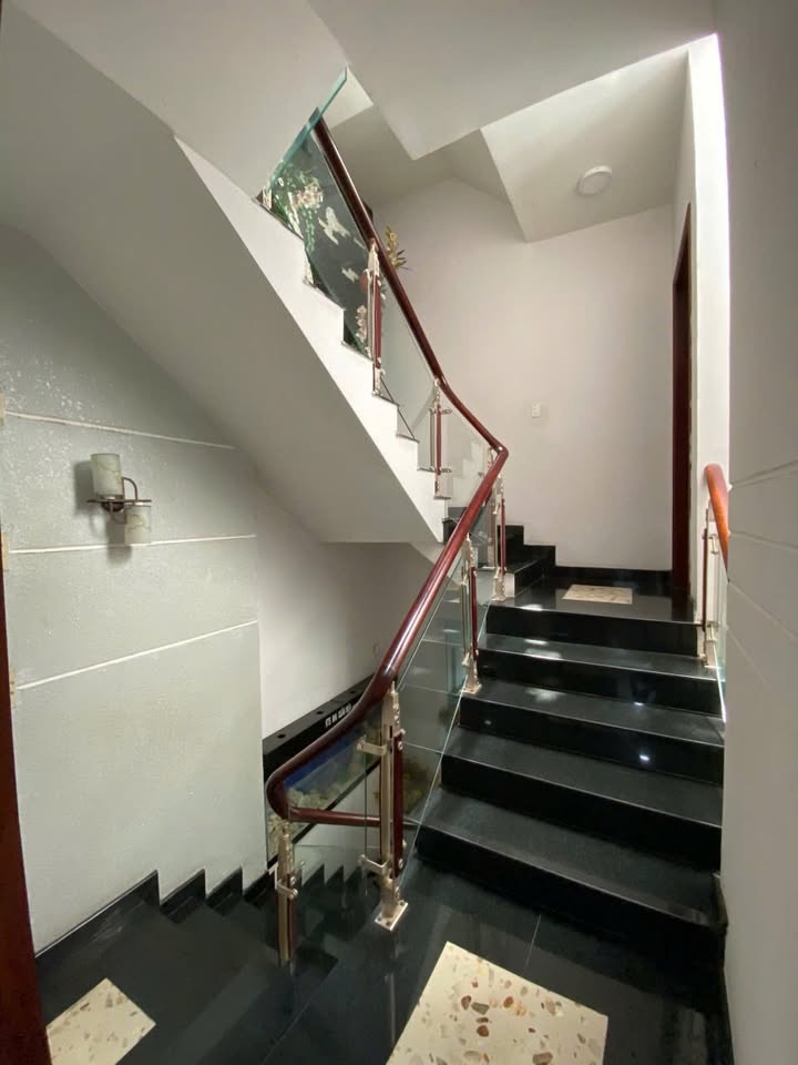 Nhà phố hẻm 4m Đường 3/2, Quận 10, 56m² giá 13 tỷ - An ninh và dân trí cao!