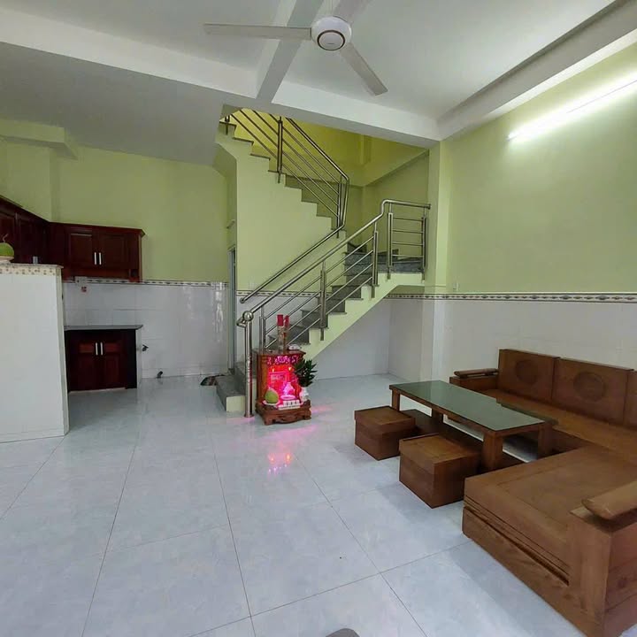 Nhà cho thuê Diên Hồng, Bình Thạnh 32m² giá 13 triệu - Full nội thất, gần chợ Bà Chiểu!