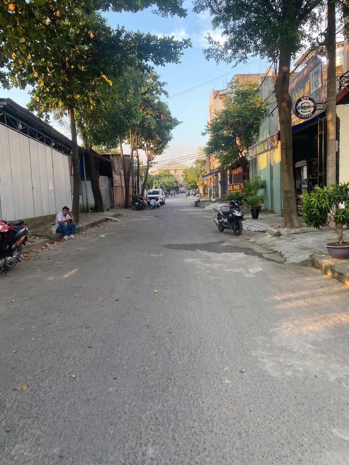 Cho thuê mặt bằng đường 205A Thủ Đức 221m² giá 15 triệu - Vị trí đẹp, đa năng!