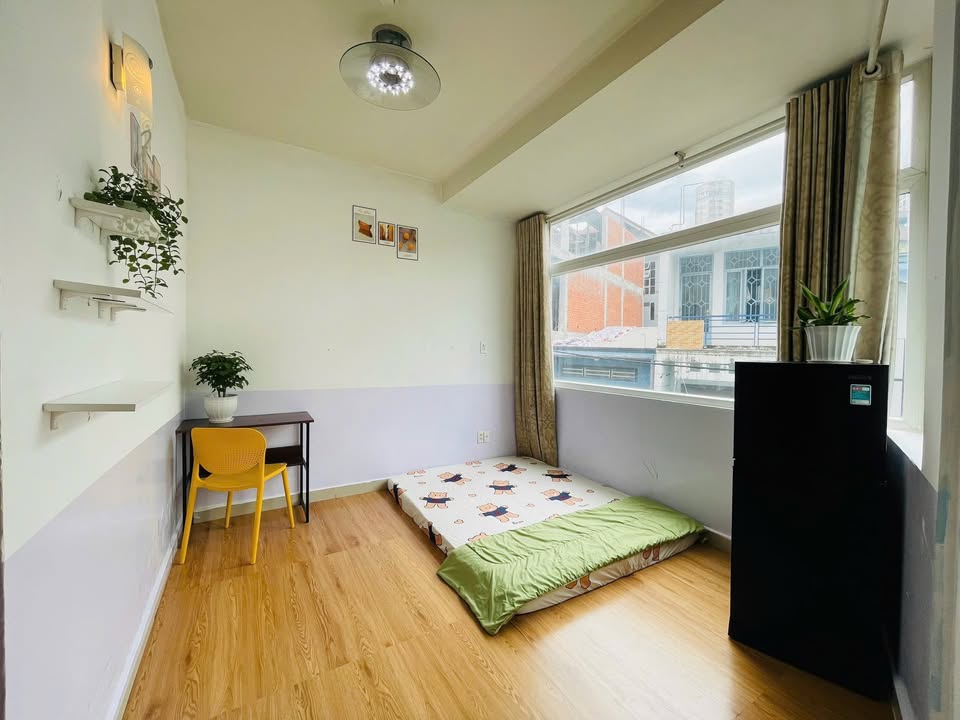Phòng cho thuê full nội thất đường Nguyễn Xí, Bình Thạnh - Cửa sổ trời thoáng mát!