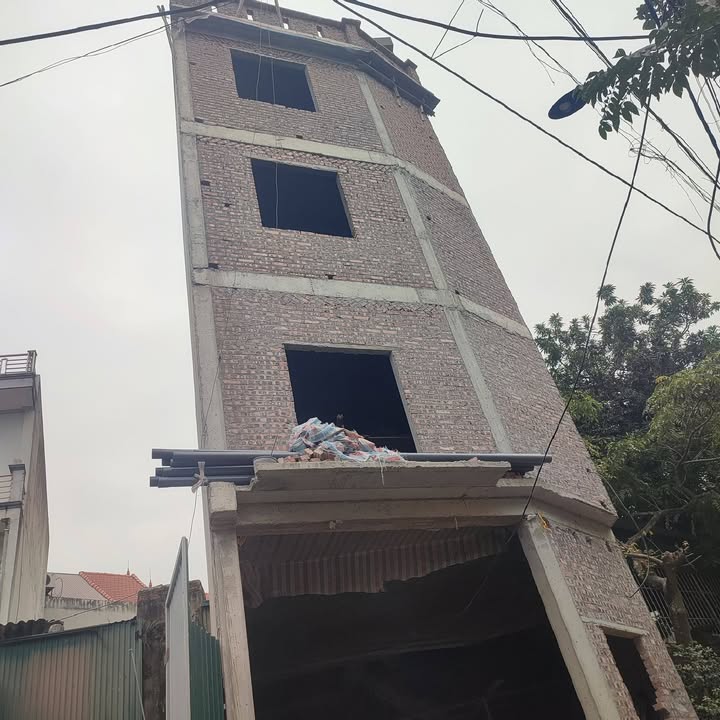 Nhà góc 5 tầng tại Phường Phụng Châu, 35m² chỉ 40 tỷ - Đón Tết ngay!