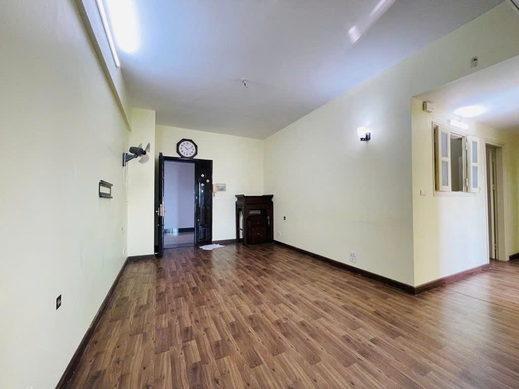 Căn hộ chung cư Hoàng Hoa Thám, Ba Đình 85m² giá 9.5 tỷ - Tiện ích đầy đủ, giao dịch ngay!