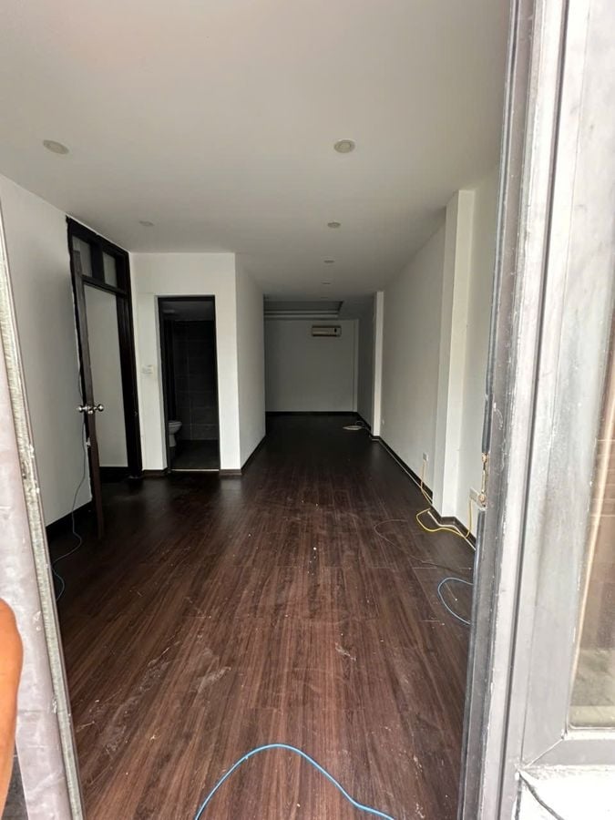 Nhà phố Khương Đình 42m² giá 12.8 tỷ - Ô tô đỗ cửa, sẵn sàng ở ngay!