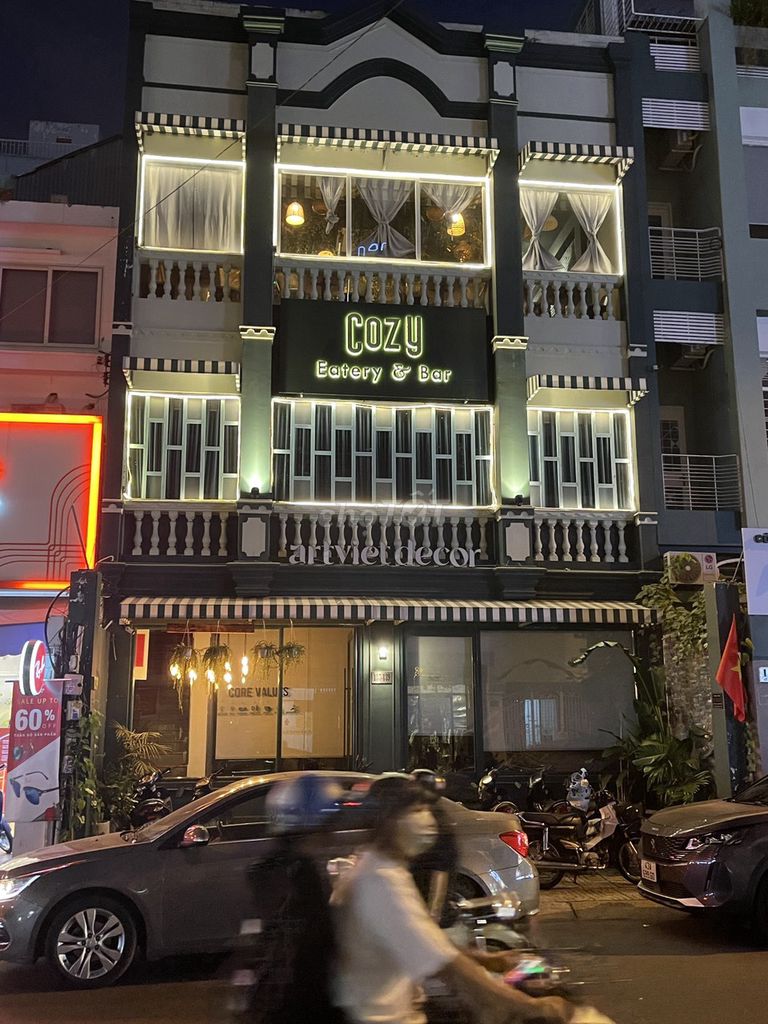 Nhà mặt tiền đường Nguyễn Tri Phương Quận 10, 450m² giá 110 triệu - Cơ hội kinh doanh tuyệt vời!