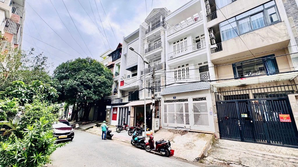 Nhà hẻm xe hơi Nguyễn Xí, Bình Thạnh - 5x16m, 3 Lầu - Phù hợp văn phòng, gia đình