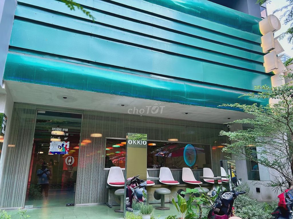 Cho thuê mặt tiền 98 Nguyễn Huệ, Quận 1 - Vị trí đắc địa cho thương hiệu lớn!