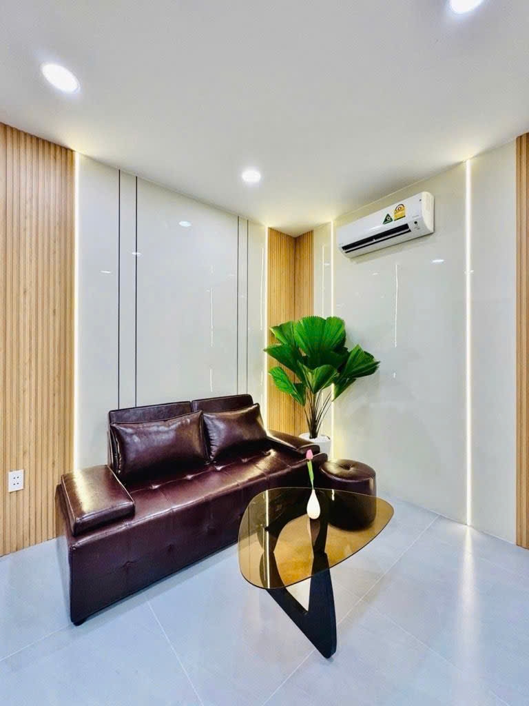 Nhà riêng Phan Văn Hân, Gia Định, Bình Thạnh 32m² giá 4.38 tỷ - Full nội thất, sẵn sàng vào ở!