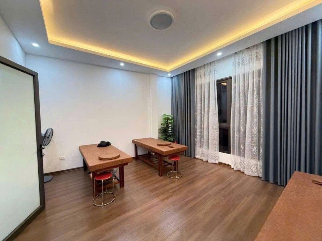 Nhà phố Kim Liên, Đống Đa 30m² giá 11.8 tỷ - Kinh doanh đỉnh cao, ô tô vào nhà!