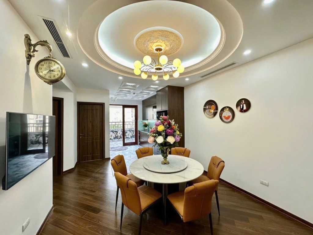 Bán căn hộ 102 Thái Thịnh 134m² giá 11 tỷ - Thiết kế căn góc siêu đẹp!