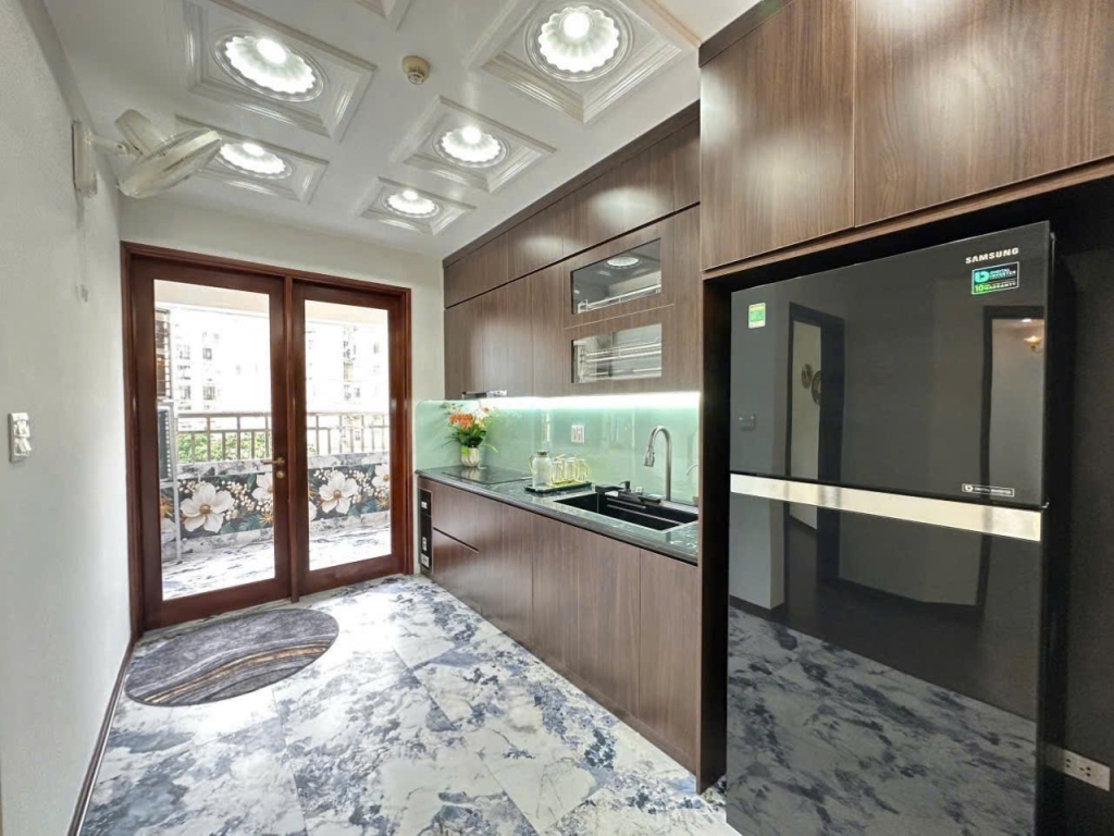 Căn hộ N4 Lê Văn Lương Cầu Giấy 60m² giá 5 tỷ - Nội thất cao cấp, sẵn sàng vào ở!