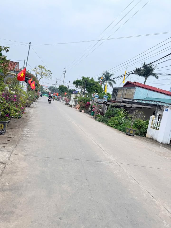 Đất nền Nhà thờ Xuân Ninh Móng Cái 180m² giá 1 tỷ - Mặt tiền 6m, đường ô tô tránh nhau