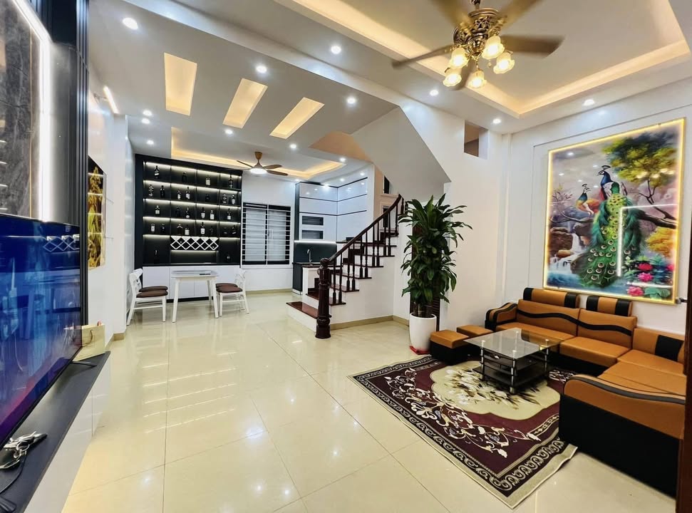 Nhà góc An Dương Vương 33m² giá 8 tỷ - View sông thoáng mát!