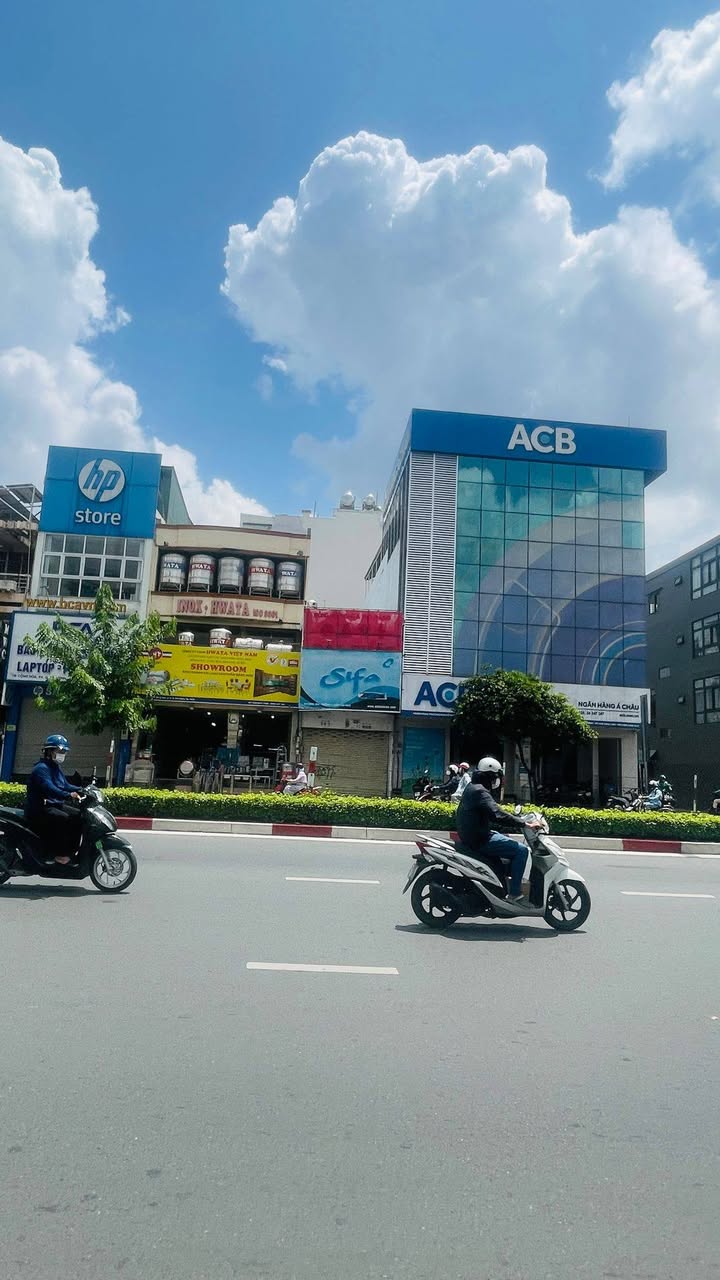 Bán gấp nhà mặt tiền Cộng Hòa, Tân Bình 71m² giá 30 tỷ - Đầu tư sinh lời ngay!