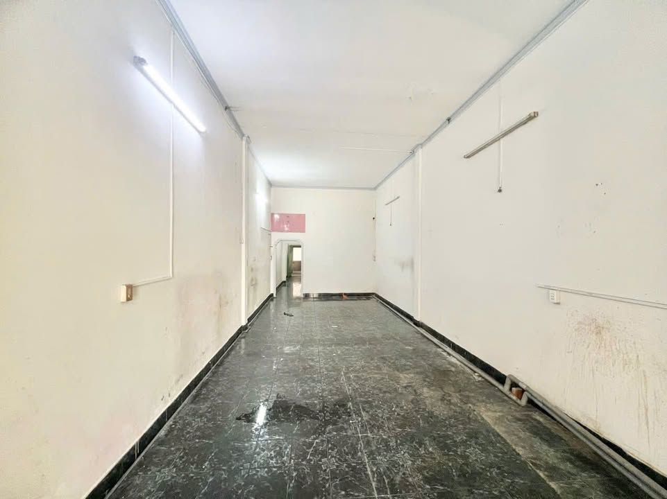 Nhà nguyên căn mặt tiền đường Mã Lò, quận Bình Tân, 112m² - Giá cho thuê chỉ 13 triệu/tháng!