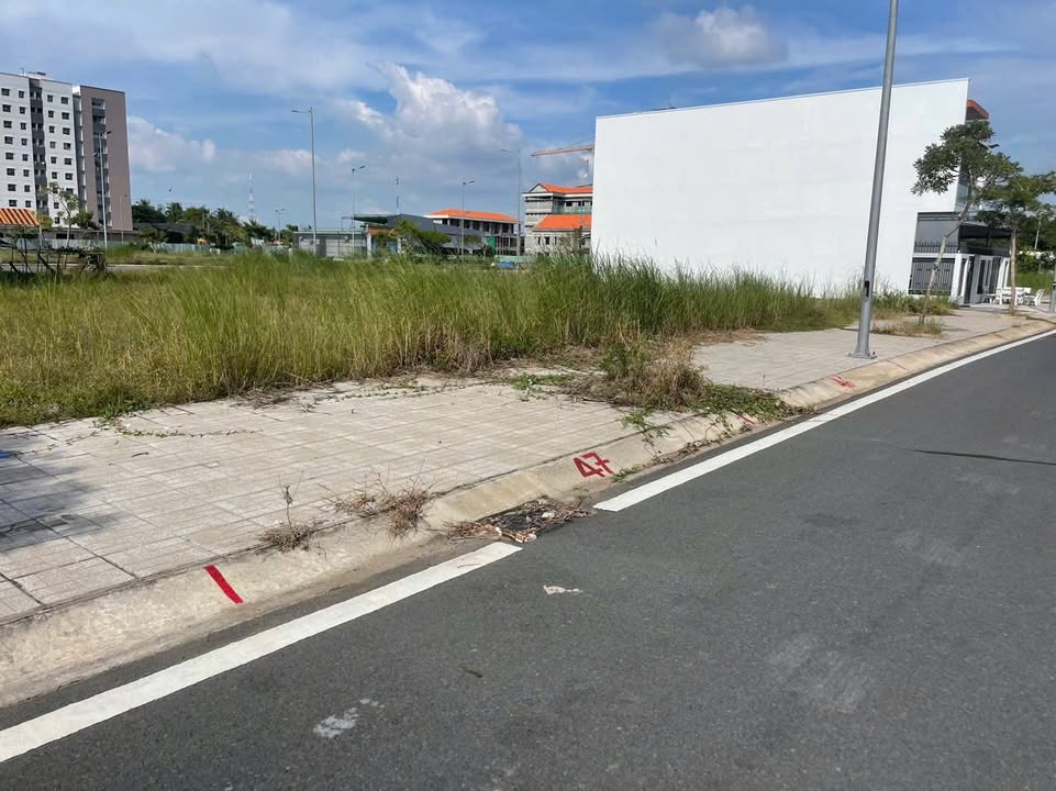 Đất nền Khu Goldend City, Phường Long Xuyên, 120m² giá 3 tỷ - Cơ hội đầu tư hấp dẫn!