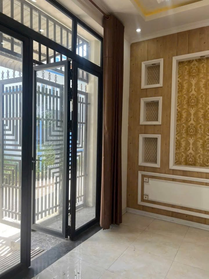 Nhà trệt lầu 40m² Nguyễn Văn Linh, Long Tuyền - Giá 1.95 tỷ, thương lượng!