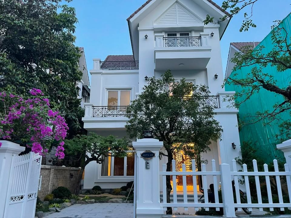 Townhouse Vinhomes Riverside Xuân Đỉnh 300m² giá thỏa thuận - Sở hữu ngay chốn an cư lý tưởng!