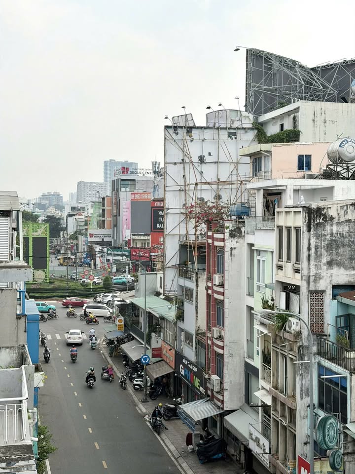 Mặt tiền kinh doanh Nguyễn Phúc Nguyên, P9, Q3, 12.8m² - Vị trí sầm uất, thương lượng ngay!