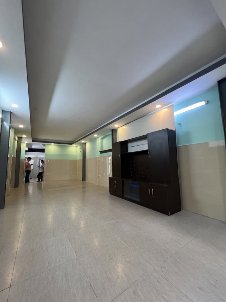 Nhà góc 2 mặt tiền Tứ Hải, Tân Bình 72.8m² giá 7.7 tỷ - Dân trí cao, phù hợp kinh doanh!